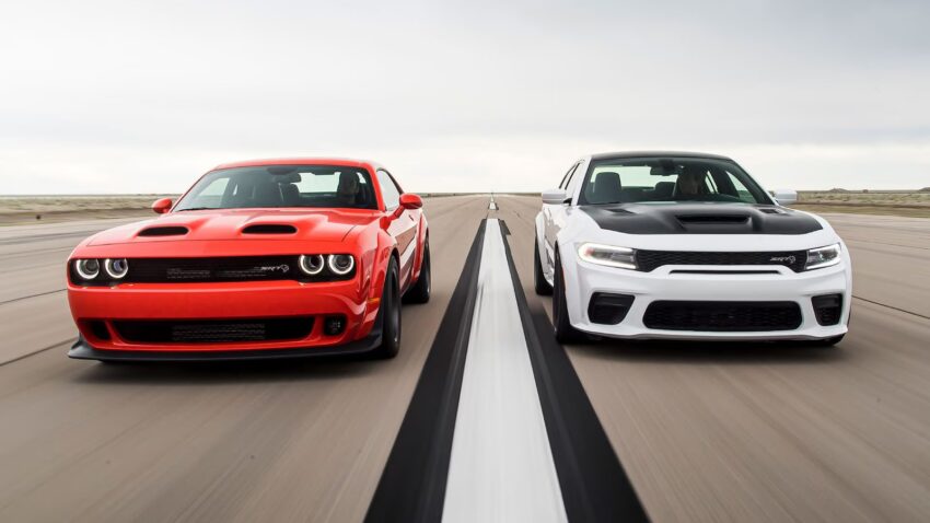 Dodge Charger vs Challenger: The Ultimate American Muscle Car Showdown 1 Dodge Charger vs Challenger